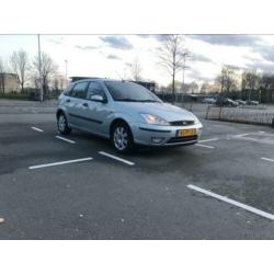Ford Focus 1.6 I Ghia 2004 Groen