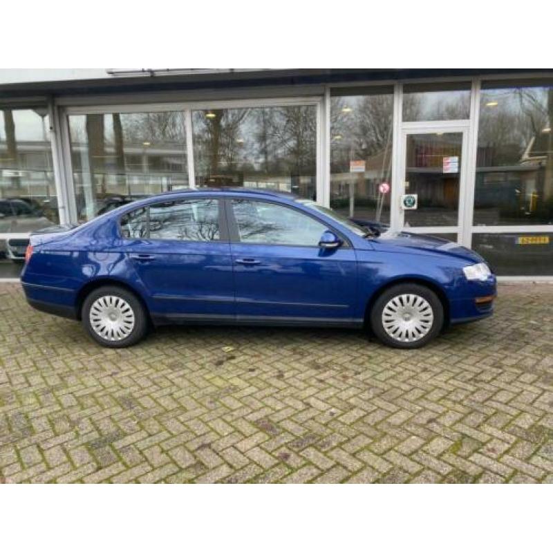 Volkswagen Passat 1.6 FSI Trendline CRUISE|AIRCO|NIEUWE APK