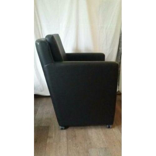 4 leren fauteuils stoelen op wieltjes