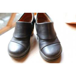 Bijzonder zwarte schoenen met hak van Art maat 37