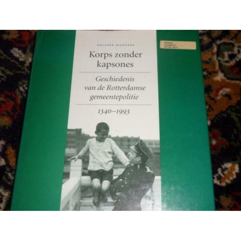 Te Koop Boek Korps zonder kapsones 1340-1993