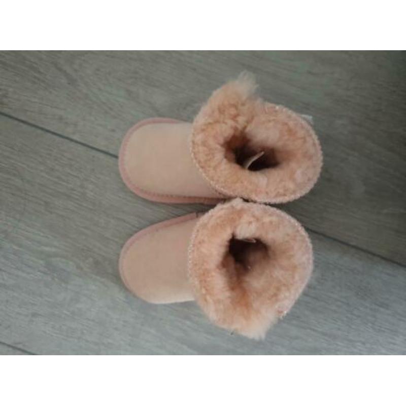 Uggs laarzen voor baby (rose) maat 19/20 NIEUW!
