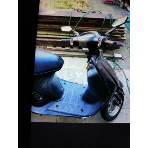 2X Dj kymco brom scooters met kenteken erop