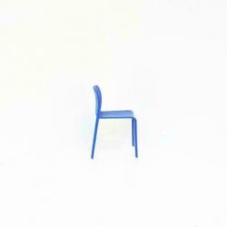 Stapelbare. Magis Chair First Stoelen.Diverse Kleuren.