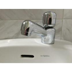 Toilet fonteintje Sphinx met kraan en syfoon + ophangsetje.