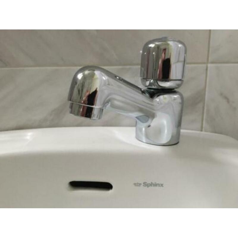 Toilet fonteintje Sphinx met kraan en syfoon + ophangsetje.