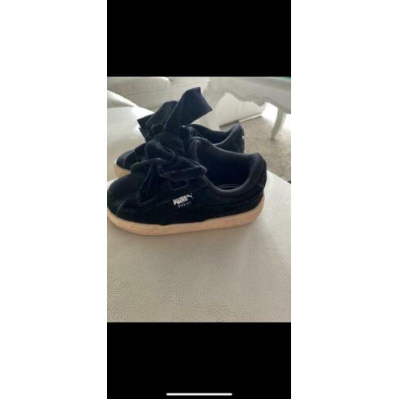 Puma velvet sneakers maat 23