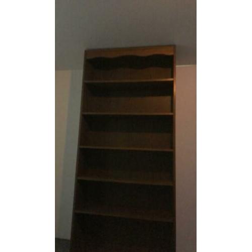Eiken boekenkast
