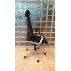 Bureaustoel Giroflex , hoge rug , hoofdsteun