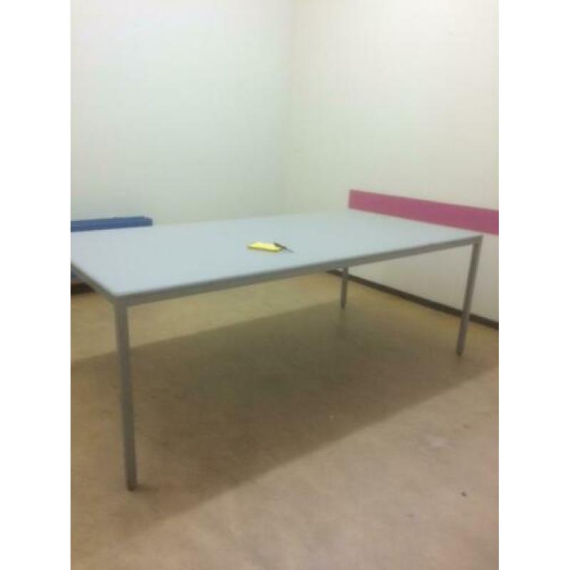Prachtige hobby tafel met formica blad