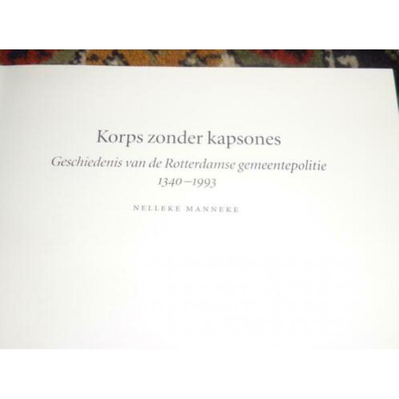 Te Koop Boek Korps zonder kapsones 1340-1993