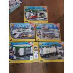 Lego van BP nieuw en doos gewone lego allerlei