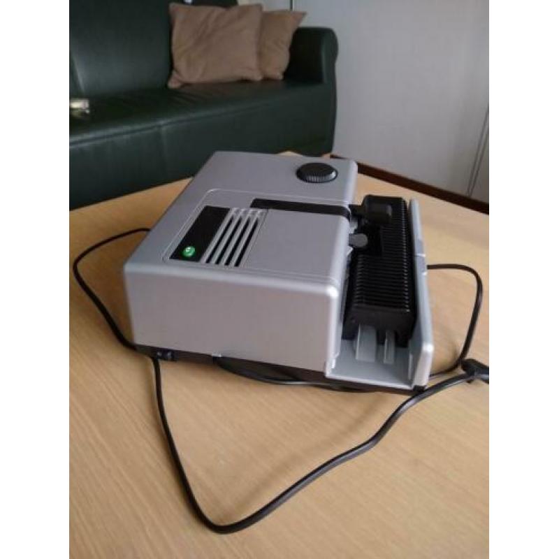 Braun Novamat E130 diaprojector nieuw