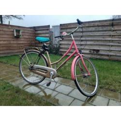 Opvallende damesfiets