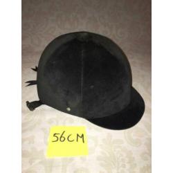 Paardrij cap 56 cm