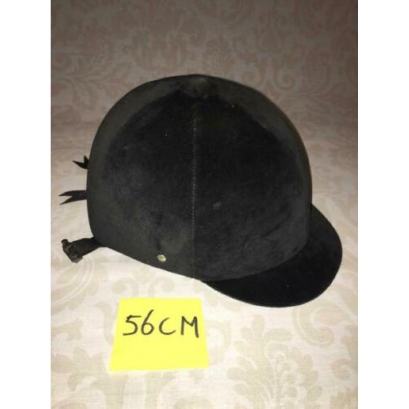 Paardrij cap 56 cm
