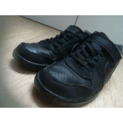 nikes unisex