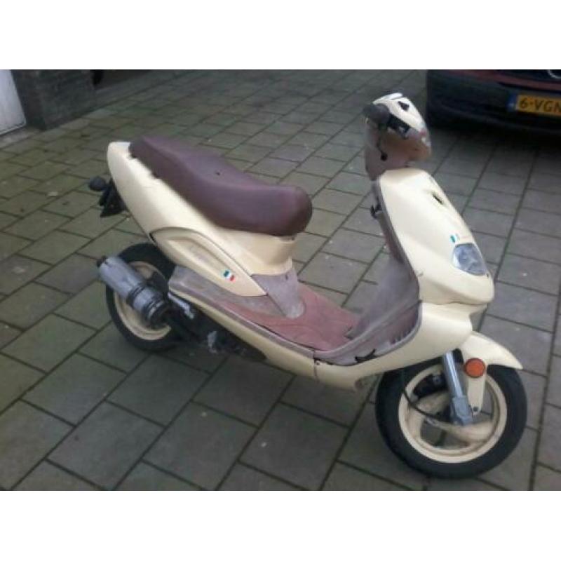 agm 4t 2011 snorscooters