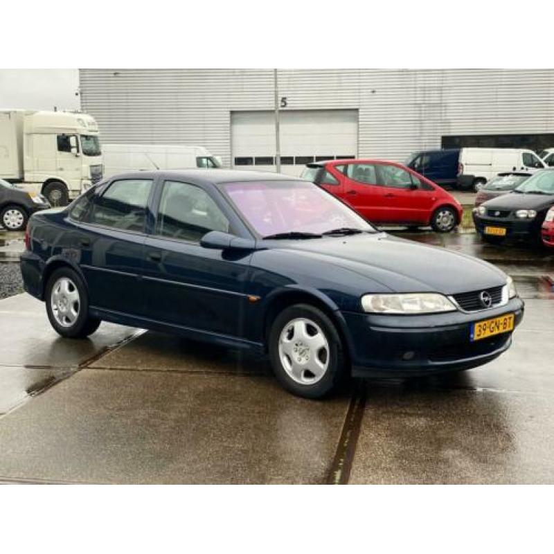 Opel Vectra 1.8-16V Business Ed./Clima/CruiseC/Nieuwe APK