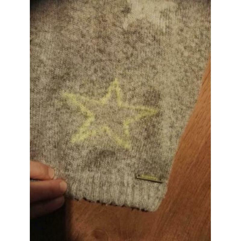 Super Dry trui maat M €10