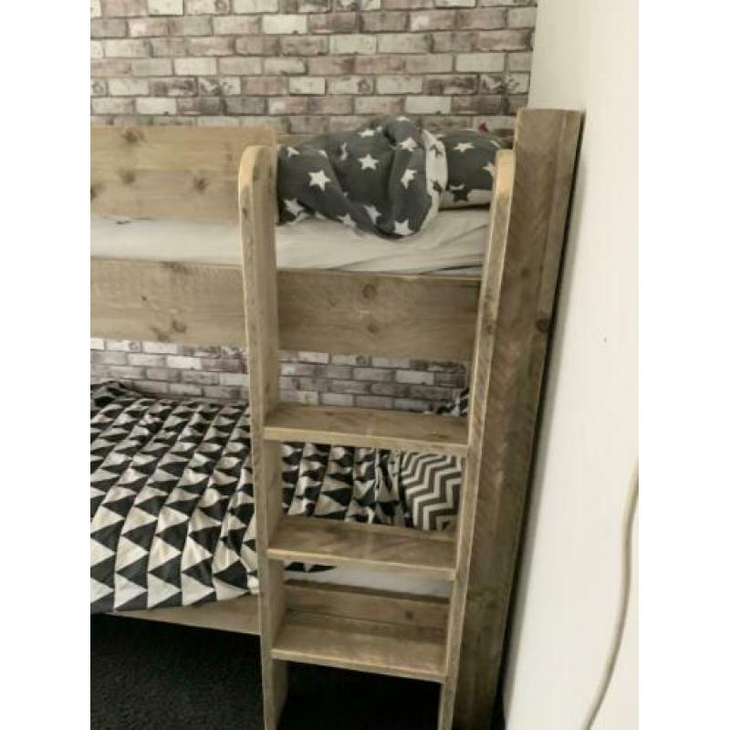 Steigerhouten stapelbed van