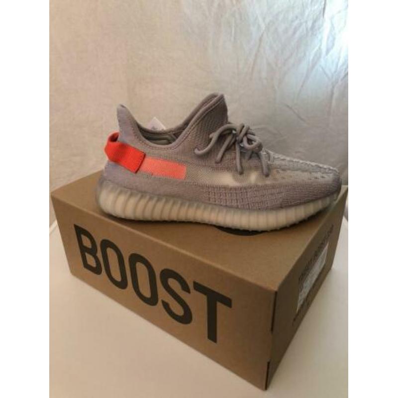 Adidas Yeezy Boost 350 V2 Tail Light, 43 1/3, deadstock