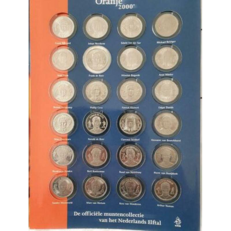Te koop: Complete verzamelmap ORANJE 2000, alle munten.