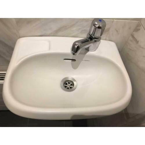 Toilet fonteintje Sphinx met kraan en syfoon + ophangsetje.