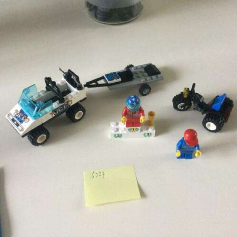 Te Koop: TOWN TURBO CHAMP Set 6327 LEGO compleet met boekje