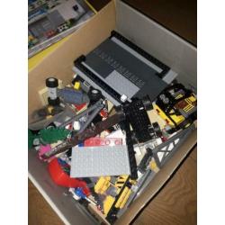 Lego van BP nieuw en doos gewone lego allerlei