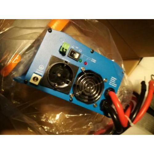 Victron 12/200 omvormer,, Nieuw,,