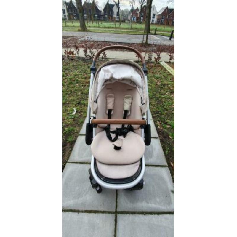 Maxi-cosi nova 4 wieg + wandelwagen + autostoel nomad sand