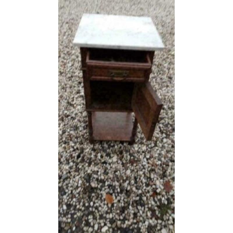 480, antiek eiken nachtkastje te koop