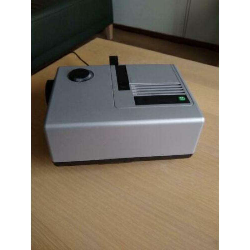 Braun Novamat E130 diaprojector nieuw