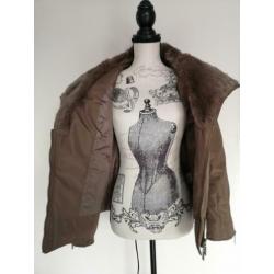 Zgan Glamorous lichtbruine winterjas met vaste bontkraag XS