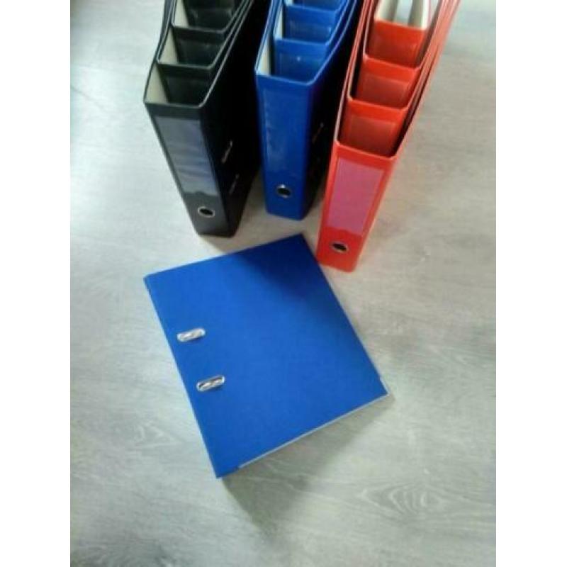 Ordners, A4. 4 x rood, 7x blauw, 8 x zwart