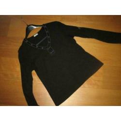 Zwart shirt met sierlijke V-hals GERRY WEBER 40-42 Snazzeys