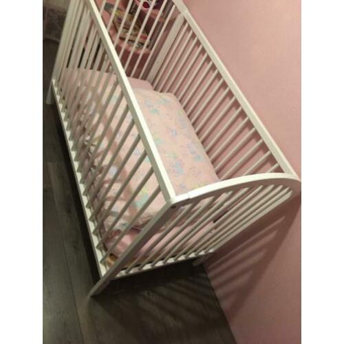 Ledikant wit 60 x 120 inclusief matras