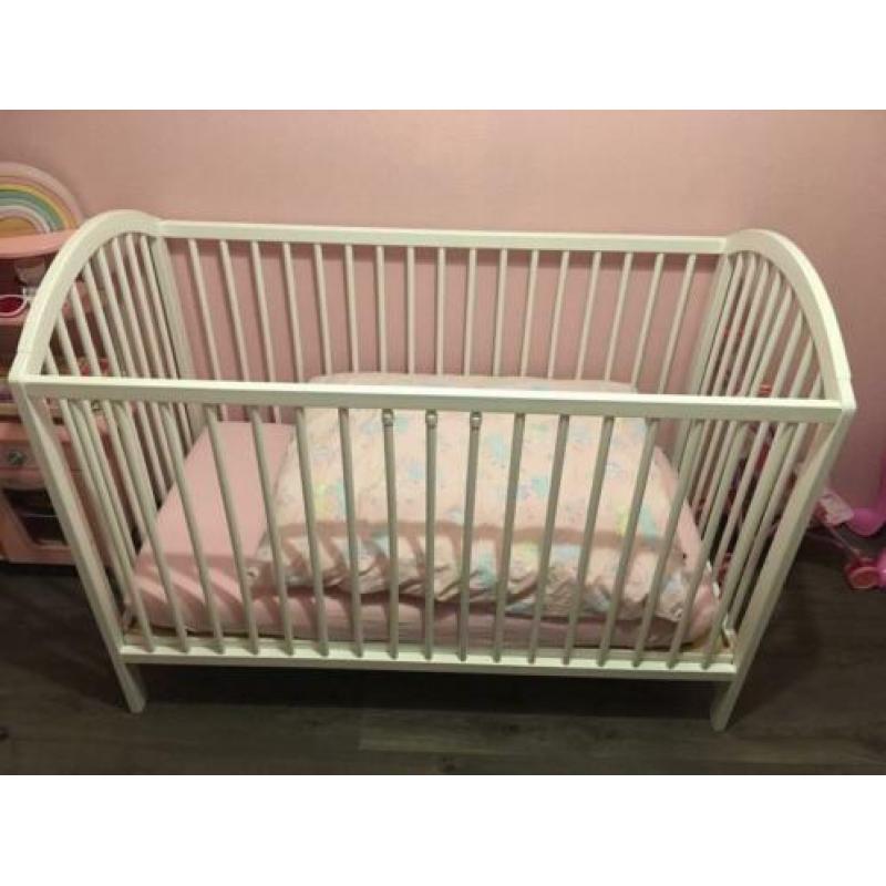 Ledikant wit 60 x 120 inclusief matras