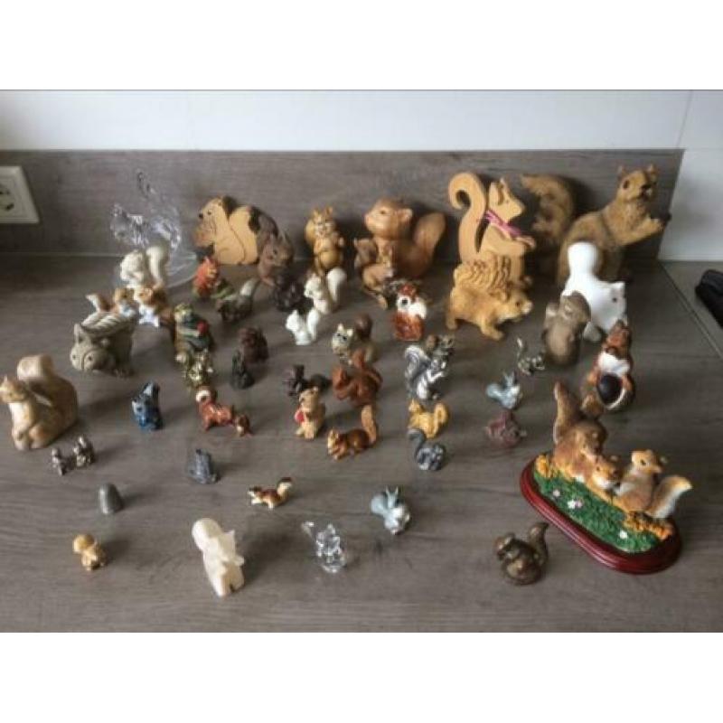 53 eekhoorntjes van allerlei soorten materiaal