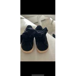 Puma velvet sneakers maat 23