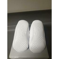Nike baby maat 17