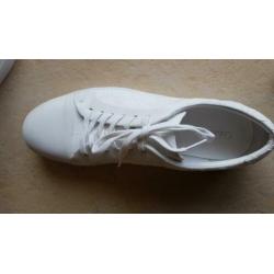 Calvin Klein schoenen / sneakers off white mt 44 zgan