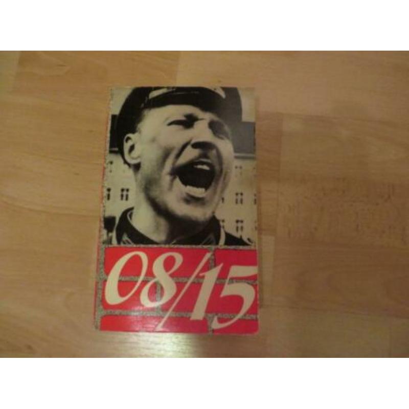 Te koop aangeboden: Diverse oorlogsboeken