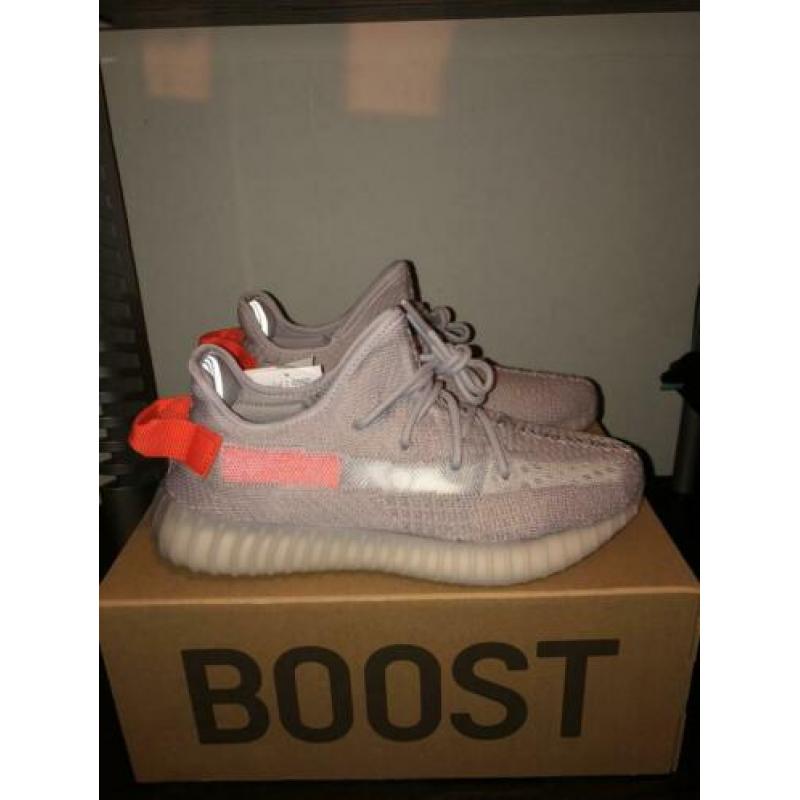Adidas Yeezy Boost 350 v2 “Tail Light” 41 EU
