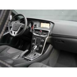 VOLVO V40 T3 152PK Automaat Polar+ Sport / Panoramadak / Ver