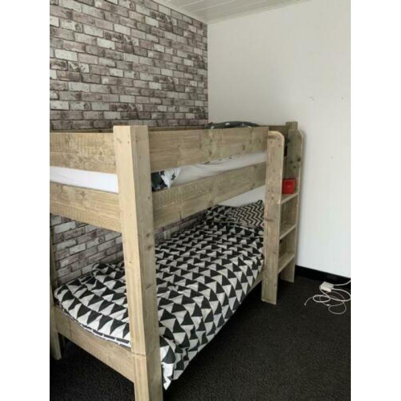 Steigerhouten stapelbed van