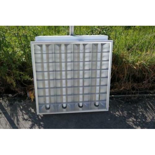 TL armaturen VIERKANT 60x60cm HF incl.4x18W T8 buis €20
