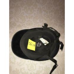 Paardrij cap 56 cm