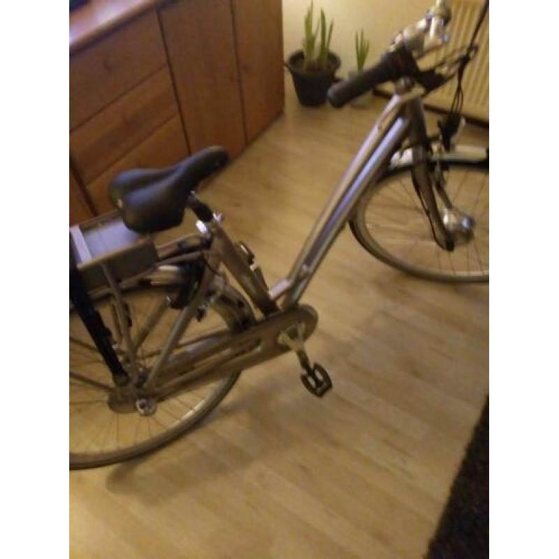 Te koop gloednieuwe elektrische fiets